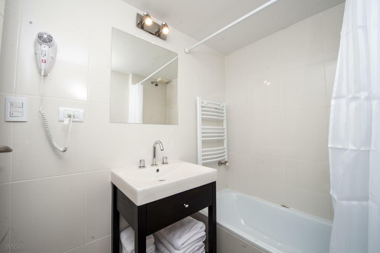 Corrientes Premium Con Desayuno Appartement Bahía Blanca Buitenkant foto